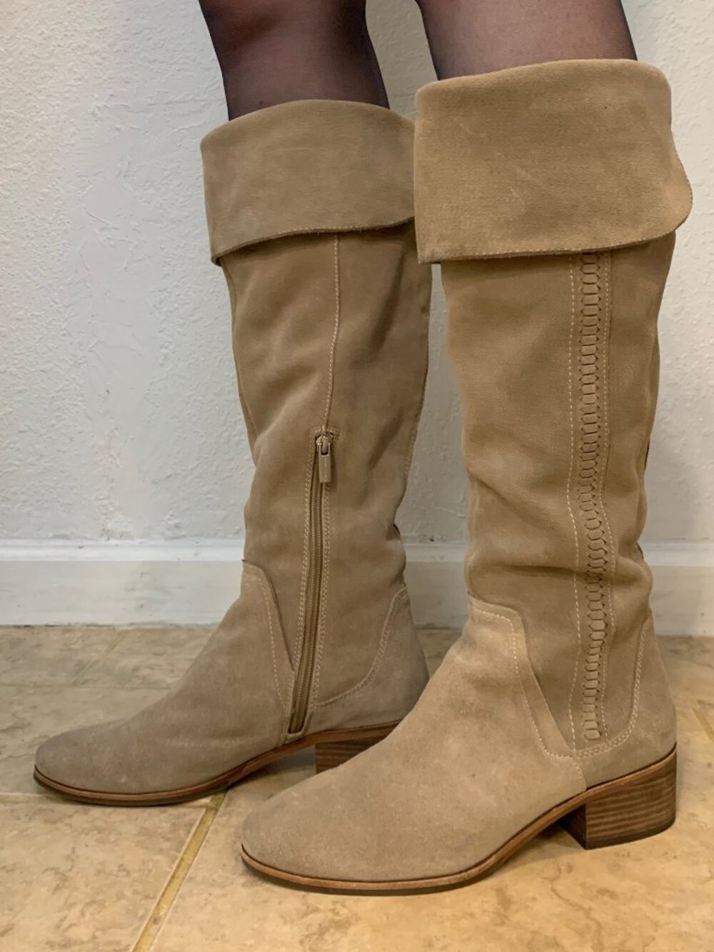 Knee high taupe suede boots Vince Camuto Kolcheda womens US size 9.5 M